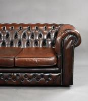 20th Century Brown Leather Buttoned Back Chesterfield Sofa (4 of 7) 20th Century Brown Leather Buttoned Back Chesterfield Sofa (4 of 7)