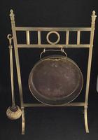 Arts and Crafts Brass Dinner Gong and Striker (4 of 12) Arts and Crafts Brass Dinner Gong and Striker (4 of 12)