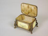 Antique Porcelain Gilt Metal Jewellery Box (9 of 9) Antique Porcelain Gilt Metal Jewellery Box (9 of 9)