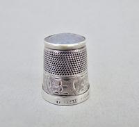 Cased George V Silver & Agate Thimble by James Swann & Son, Birmingham 1932 (3 of 5) Cased George V Silver & Agate Thimble by James Swann & Son, Birmingham 1932 (3 of 5)