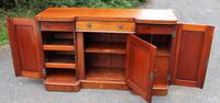 1900's Large Well Fitted Breakfront Mahogany 3 Door Sideboard + Key (2 of 5) 1900's Large Well Fitted Breakfront Mahogany 3 Door Sideboard + Key (2 of 5)