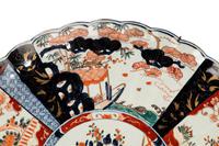 Mid 19th Century Imari Charger with Lobe Edge Decoration (3 of 4) Mid 19th Century Imari Charger with Lobe Edge Decoration (3 of 4)