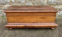 Beautiful 19th Century Blanket Box / Trunk (6 of 6) Beautiful 19th Century Blanket Box / Trunk (6 of 6)