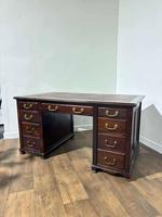 Edwardian Mahogany Pedestal Desk with Red Leather Writing Surface (1 of 23)