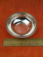 Vintage Sterling Silver Hallmarked Trinket Bon Bon Dish 1961 Walker & Hall Sheffield (5 of 8) Vintage Sterling Silver Hallmarked Trinket Bon Bon Dish 1961 Walker & Hall Sheffield (5 of 8)
