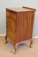 Quality Pair of Burr Walnut Bedside Cabinets (4 of 14) Quality Pair of Burr Walnut Bedside Cabinets (4 of 14)
