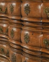 Rare Early 18th Century Franco-Flemish Oak Serpentine Fronted Commode (8 of 11) Rare Early 18th Century Franco-Flemish Oak Serpentine Fronted Commode (8 of 11)