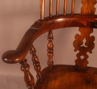 Very Good 19th Century Broad Arm Yew Windsor Chair (9 of 10) Very Good 19th Century Broad Arm Yew Windsor Chair (9 of 10)