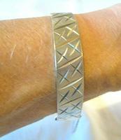 Vintage Sterling Silver Bangle 1976 Ornate Ladies Bracelet Heavy 30 5 Grams 7" Length (11 of 11) Vintage Sterling Silver Bangle 1976 Ornate Ladies Bracelet Heavy 30 5 Grams 7" Length (11 of 11)