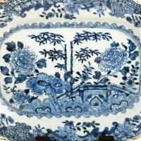Pair of 18th Century Qianlong Dishes (4 of 8) Pair of 18th Century Qianlong Dishes (4 of 8)