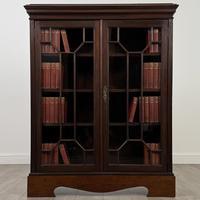 Antique 19th Century Good Quality Display Cabinet In Mahogany