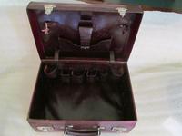 Burgundy Leather Dressing Case (5 of 8) Burgundy Leather Dressing Case (5 of 8)