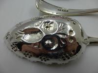Antique Victorian Pair of Silver Gilt Berry Spoons & Sifter Spoon Set Sheffield 1898 (8 of 8) Antique Victorian Pair of Silver Gilt Berry Spoons & Sifter Spoon Set Sheffield 1898 (8 of 8)