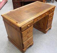 1960s Country Pine Pedestal Desk with Brown Leather on Top (3 of 4) 1960s Country Pine Pedestal Desk with Brown Leather on Top (3 of 4)