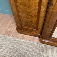 Spectacular Quality Figured Burr Walnut Antique Triple Wardrobe (5 of 10) Spectacular Quality Figured Burr Walnut Antique Triple Wardrobe (5 of 10)