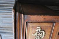 Rare Georgian four drawer dresser base. (10 of 13) Rare Georgian four drawer dresser base. (10 of 13)