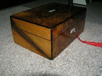 Antique Victorian Walnut Jewellery / Trinket Box, Mop, working lock & key (5 of 9) Antique Victorian Walnut Jewellery / Trinket Box, Mop, working lock & key (5 of 9)