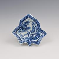 Caughley Porcelain Large Leaf Shaped Pickle Dish Fisherman Pattern c.1780 (2 of 9) Caughley Porcelain Large Leaf Shaped Pickle Dish Fisherman Pattern c.1780 (2 of 9)
