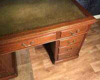 Edwardian Mahogany Pedestal Desk (3 of 4) Edwardian Mahogany Pedestal Desk (3 of 4)