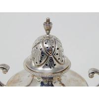 Pair of Ornate Heavy Victorian Hallmarked Silver Sugar Shakers (6 of 7) Pair of Ornate Heavy Victorian Hallmarked Silver Sugar Shakers (6 of 7)