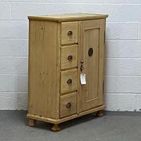 Attractive 19th Century Farmhouse Larder Cupboard (3 of 5) Attractive 19th Century Farmhouse Larder Cupboard (3 of 5)