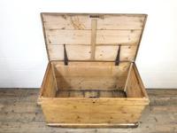 Large Victorian Antique Pine Trunk (5 of 14) Large Victorian Antique Pine Trunk (5 of 14)