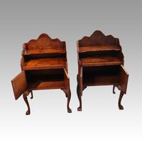 Matched Pair of Walnut Bedside Cabinets 1920's (4 of 8) Matched Pair of Walnut Bedside Cabinets 1920's (4 of 8)