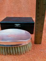 Antique Sterling Silver Hallmarked Cased Clothes Brush 1928 London British Metallising Co Ltd (3 of 9) Antique Sterling Silver Hallmarked Cased Clothes Brush 1928 London British Metallising Co Ltd (3 of 9)