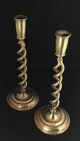 Pair of Victorian Brass Spiral Candlesticks (3 of 3) Pair of Victorian Brass Spiral Candlesticks (3 of 3)