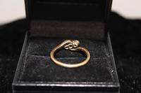18ct Gold & Diamond Ring, size K, weighing 2.1g (3 of 6) 18ct Gold & Diamond Ring, size K, weighing 2.1g (3 of 6)