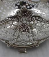 Pair of Antique Victorian Silver Baskets - London 1882 (5 of 8) Pair of Antique Victorian Silver Baskets - London 1882 (5 of 8)