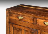 Late 18th Century Oak Dresser Base with Three Drawers to the Top (3 of 5) Late 18th Century Oak Dresser Base with Three Drawers to the Top (3 of 5)