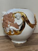 Beautiful Hollywood Regency Style Oversized Porcelain & Terracotta Cherub Floor Vase (33 of 52) Beautiful Hollywood Regency Style Oversized Porcelain & Terracotta Cherub Floor Vase (33 of 52)