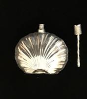 Silver Scent Bottle by Ari D Norman London (3 of 4) Silver Scent Bottle by Ari D Norman London (3 of 4)