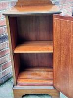 Edwardian Mahogany Wood Inlaid Bedside Cabinet (5 of 7) Edwardian Mahogany Wood Inlaid Bedside Cabinet (5 of 7)
