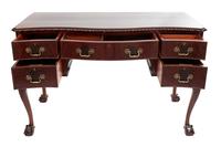 Fine Mahogany Kneehole Dressing Table in the manner of Chippendale c.1920 (6 of 6) Fine Mahogany Kneehole Dressing Table in the manner of Chippendale c.1920 (6 of 6)