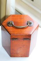 Lachenal Mahogany concertina in the original carrier case which is in very good condition (5 of 13) Lachenal Mahogany concertina in the original carrier case which is in very good condition (5 of 13)