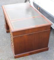 1960s Large Bevan and Funnell Mahogany Pedestal Desk with Green Leather on Top (3 of 4) 1960s Large Bevan and Funnell Mahogany Pedestal Desk with Green Leather on Top (3 of 4)