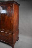 18th Century George III Mahogany Linen Press (7 of 7) 18th Century George III Mahogany Linen Press (7 of 7)