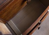 Early 19th Century Mahogany Bow Front Chest of Drawers (4 of 6) Early 19th Century Mahogany Bow Front Chest of Drawers (4 of 6)
