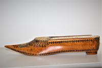 A finely carved 18th century fruitwood cribbage board /box in the shape of a shoe (5 of 7) A finely carved 18th century fruitwood cribbage board /box in the shape of a shoe (5 of 7)