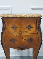 Beautiful Bombe shaped Bedside Cabinets c1930 (3 of 9) Beautiful Bombe shaped Bedside Cabinets c1930 (3 of 9)