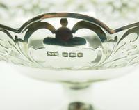 Antique Solid Silver Centre Piece / Fruit Bowl by Walker & Hall 521 grams c.1923 (2 of 6) Antique Solid Silver Centre Piece / Fruit Bowl by Walker & Hall 521 grams c.1923 (2 of 6)