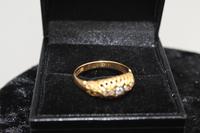18ct Gold Diamond Ring, size O, weighing 2.2g (3 of 6) 18ct Gold Diamond Ring, size O, weighing 2.2g (3 of 6)