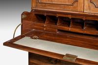 George III Period Mahogany Clothes Press (3 of 8) George III Period Mahogany Clothes Press (3 of 8)
