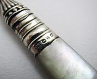Antique Victorian 1897 Solid Sterling Silver & Mother of Pearl Bread Muffin Cake Fork Server (4 of 5) Antique Victorian 1897 Solid Sterling Silver & Mother of Pearl Bread Muffin Cake Fork Server (4 of 5)