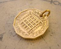 Vintage Pocket Watch Chain Fob 1966 Queen Elizabeth Threepenny 3d Coin Fob (3 of 7) Vintage Pocket Watch Chain Fob 1966 Queen Elizabeth Threepenny 3d Coin Fob (3 of 7)