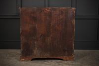 Queen Anne Walnut Chest of Drawers C.1710 (10 of 12) Queen Anne Walnut Chest of Drawers C.1710 (10 of 12)