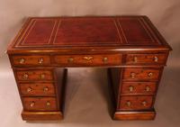 Victorian Pedestal Desk in Mahogany (2 of 8) Victorian Pedestal Desk in Mahogany (2 of 8)