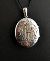 Victorian Silver Locket, Mourning, Monogrammed (9 of 11) Victorian Silver Locket, Mourning, Monogrammed (9 of 11)